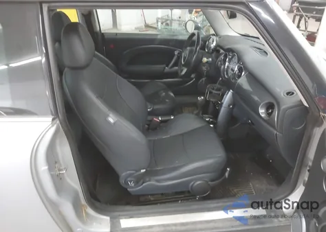 2006 Mini Cooper from USA, damaged, VIN WMWRC33566TJ74635